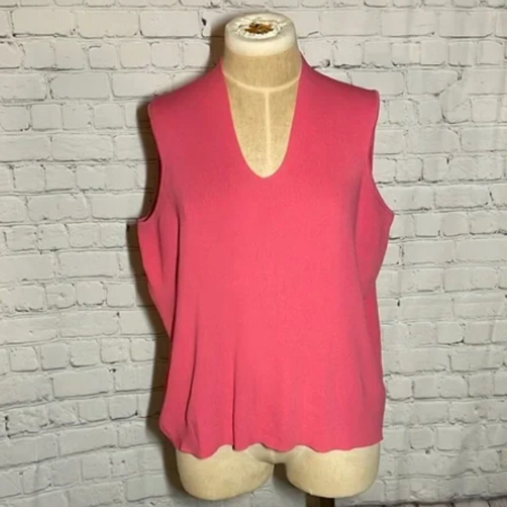 Vintage 90s Y2K v neck Barbie Pink Tank Top size large